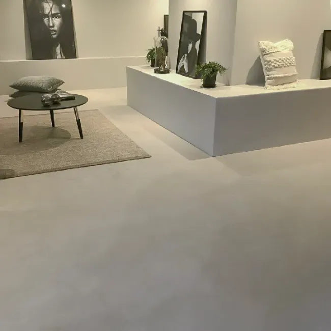 Golv i Sandvit microcement – utställning