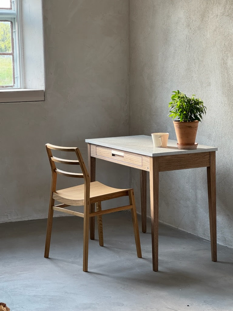 Bänkskiva i Övrigt microcement – skrivbord, trädetaljer