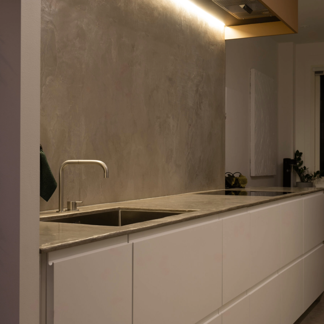 Vägg i microcement från Designbycement i Stockholm