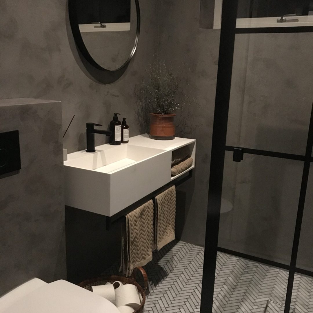 Badrum med microcement i Skövde